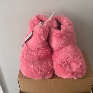 Cat & Jack Fuzzy Pink Slippers